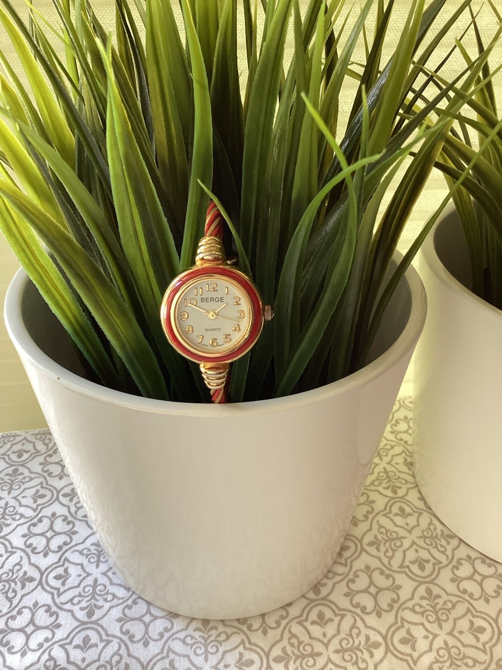 Berge Ladies Bezel Quartz Watch
